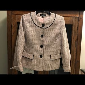 Stunning Jones Wear Suit Blazer